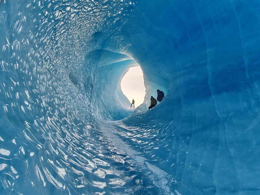 2-Day South Coast, Blue Ice Cave, Glacier Lagoon Tour - Jökulsárlón shows the glacier in motion
