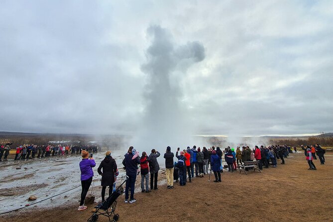 3-Day Golden Circle, South Coast & Ice Cave - Small Group Tour - Day 1: Þingvellir, Strokkur, Gullfoss, and Kerið