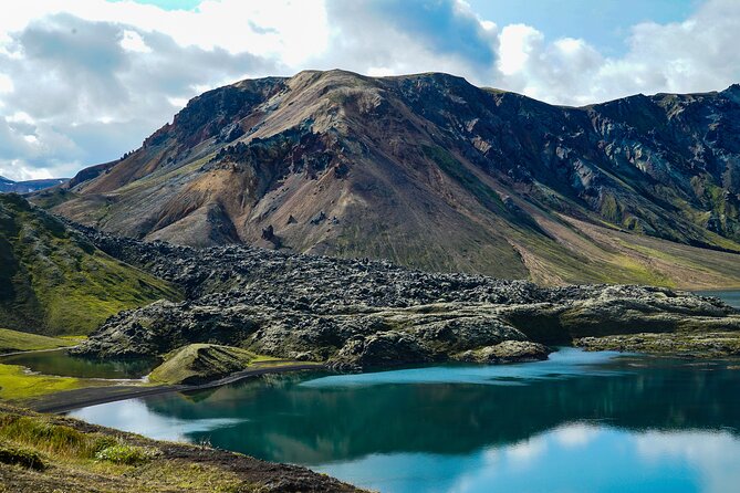 3-Day Icelandic Highlands, Háifoss & Grænihryggur Hiking Tour - Day two: Suðurnámur and the Laugahraun lava field