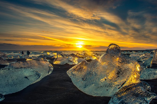 3 Day Tour Jokulsarlon - Golden Circle - South Coast - Glacier Hike - Boat Tour - Day 3: Lava, turf roofs, and Jokulsarlon ice
