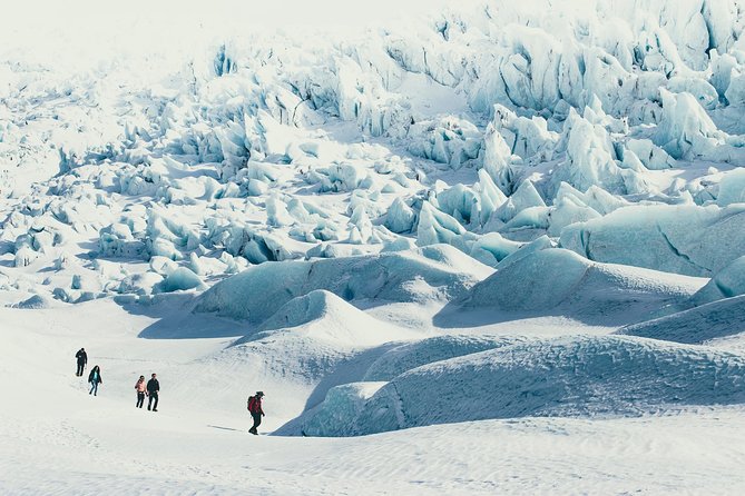 6-Day Summer Ring Route of Iceland Small-Group Tour - Day 3: Glacier hiking and Jökulsárlón ice