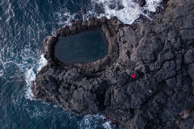 6-day Ultimate Iceland Tour: Photography and Northern Lights - Day 1: Reykjanes volcanoes, cliffs, and geothermal heat