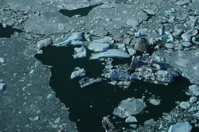 Airplane flight over glacier lagoons and Iceland's highest peak - Europe’s biggest glacier from the air