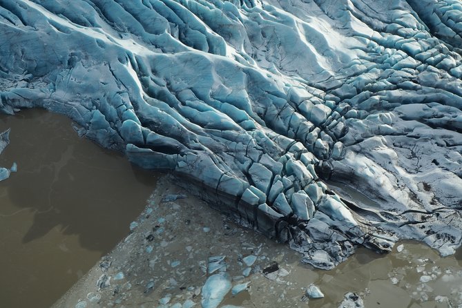 Airplane flight over glacier lagoons and Iceland's highest peak - Esjufjöll Mountains and the route back