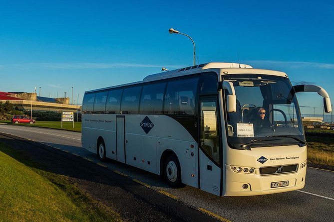 Airport Express Shared Departure Transfer from Reykjavik Hotels to Keflavik Airport - What the strongest service looks like