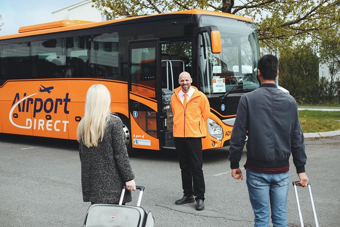 Airport Transfer in Iceland from Reykjavik City to Keflavik Airport with Hotel Pick Up - The good side of the service