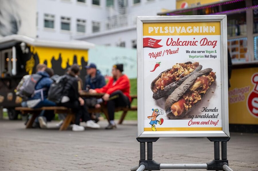 Akureyri: City Walk with Local Food - Guide quality is the deciding factor