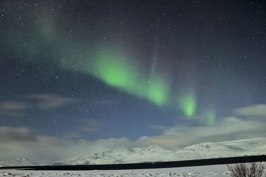 Akureyri: Hunt for the Northern Lights Photography Tour - What the photography help really means