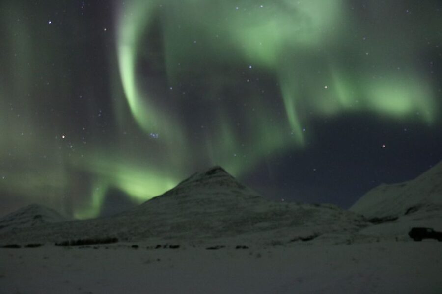 Akureyri: Hunt for the Northern Lights Photography Tour - The 9:30 pm departure and hotel pickup