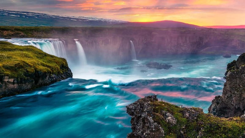 Akureyri Port: Godafoss Waterfall Classic Tour & Viewpoint - Why Godafoss works so well as a short port excursion