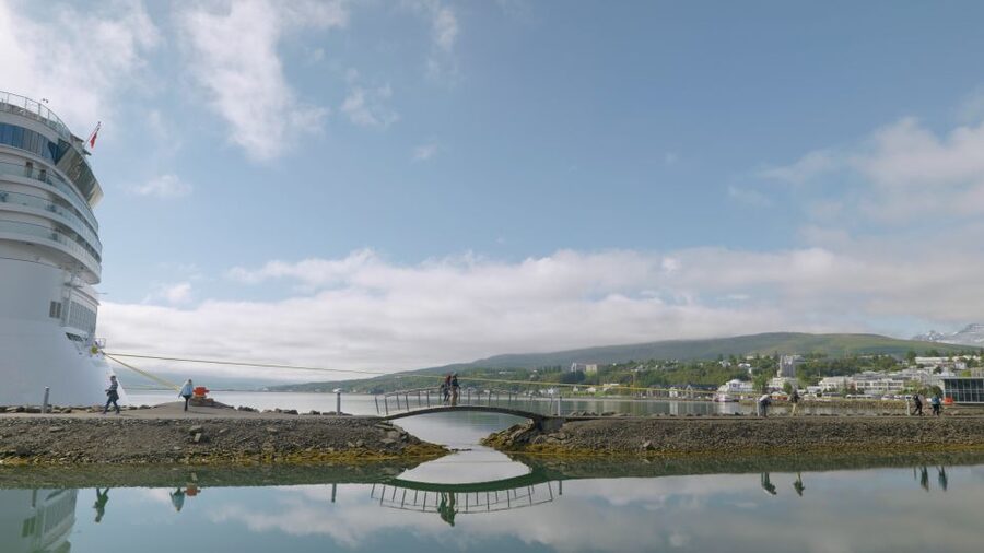 Akureyri Port: Lake Mývatn and Godafoss Waterfall Tour - The coach rides: useful comfort, real time commitment