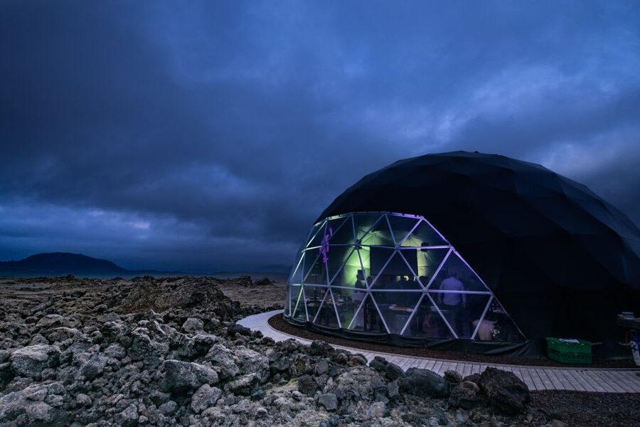 Aurora Basecamp: Northern Lights Nighttime Observation Tour - Key points at a glance
