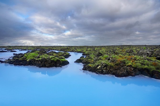 Blue Lagoon Return Bus Transfer from Reykjavik - Luggage, rentals, and access details