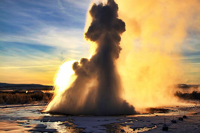 Day Trip to the Golden Circle and Blue Lagoon from Reykjavik - Kerið Crater and the stop that costs extra