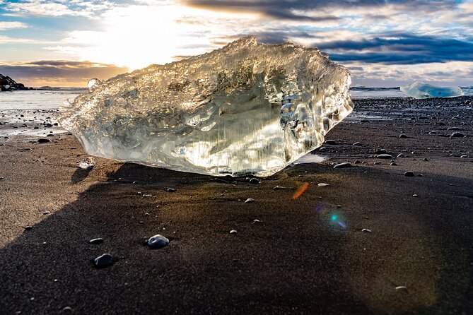 Diamond Beach & Jökulsárlón Floating Glacier Guided Day Tour - What to pack for this glacier day