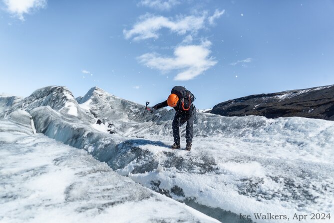Easy Hike on Sólheimajökull glacier - What you see on the ice