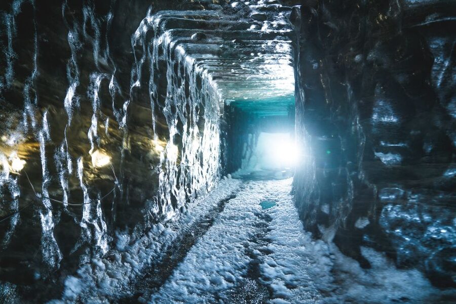 From Gullfoss: Langjökull Ice Cave and Snowmobile Tour - The return through the snow