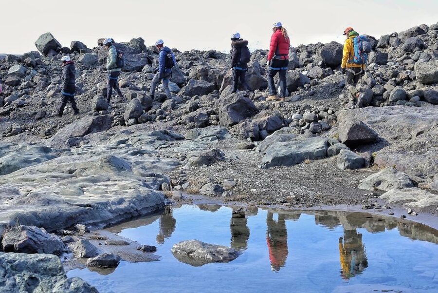 From Jökulsárlón: Ice Cave and Glacier Exploration Tour - The 4 to 6 km glacier walk