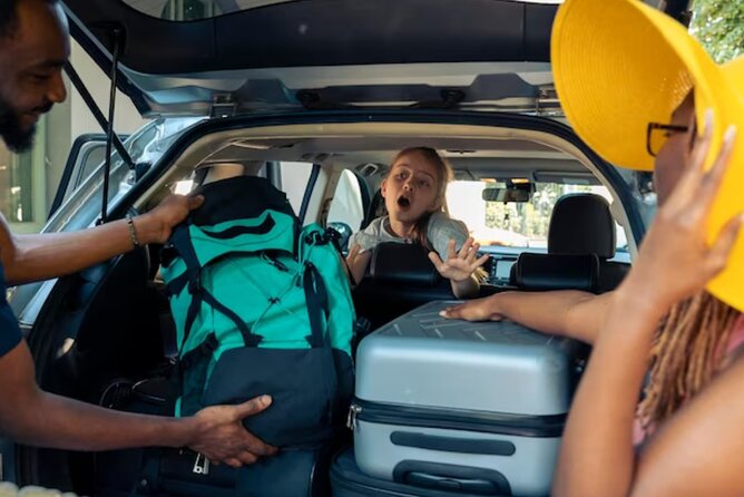 From KEF Airport: Private Transfer to Reykjavik in Iceland - A calm start after a long flight