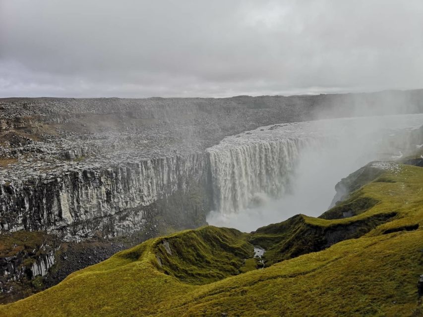 From Reykjavík: 4, 5, 6 or 7-Day Small-Group Ring Road Tour - Day 2: icebergs, black peaks, and the east coast