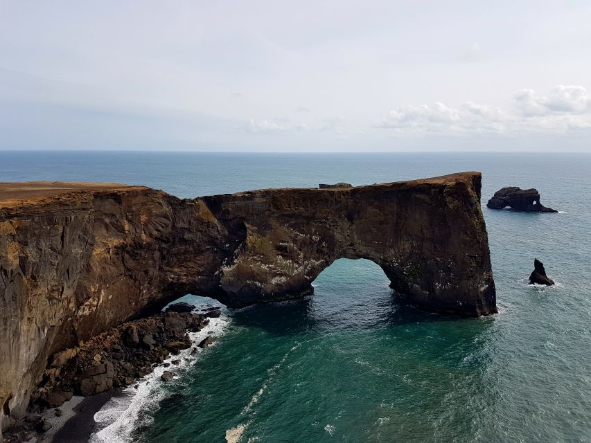 From Reykjavík: 4, 5, 6 or 7-Day Small-Group Ring Road Tour - Day 6: seals, cliffs, and Kirkjufell