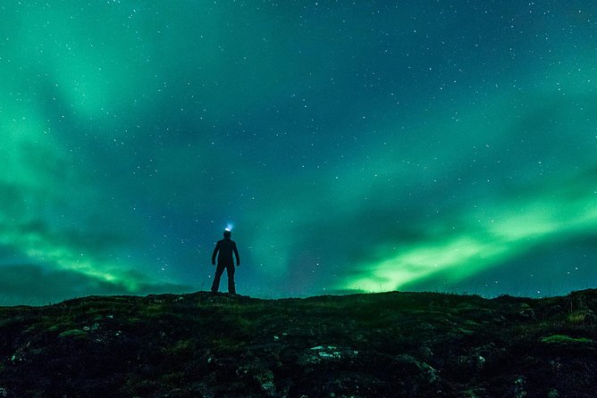 From Reykjavik 4x4 Minibus Northern Lights with Photo and Cocoa - Kleifarvatn Lake and the first dark skies