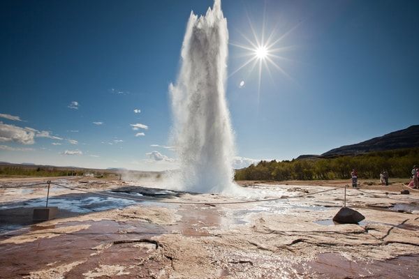 From Reykjavik: Best of Golden Circle Guided Tour - Þingvellir National Park: geology and Icelandic identity