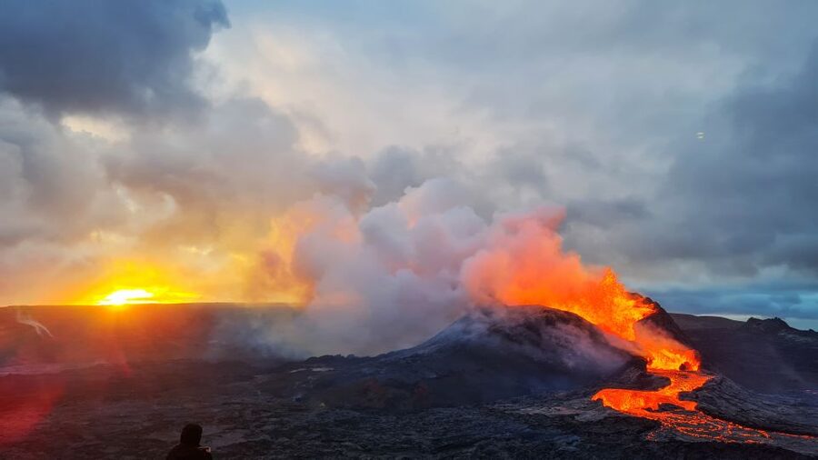 From Reykjavík: Fagradalsfjall Volcano Hike with Geologist - The Reykjavík pickup and the drive south