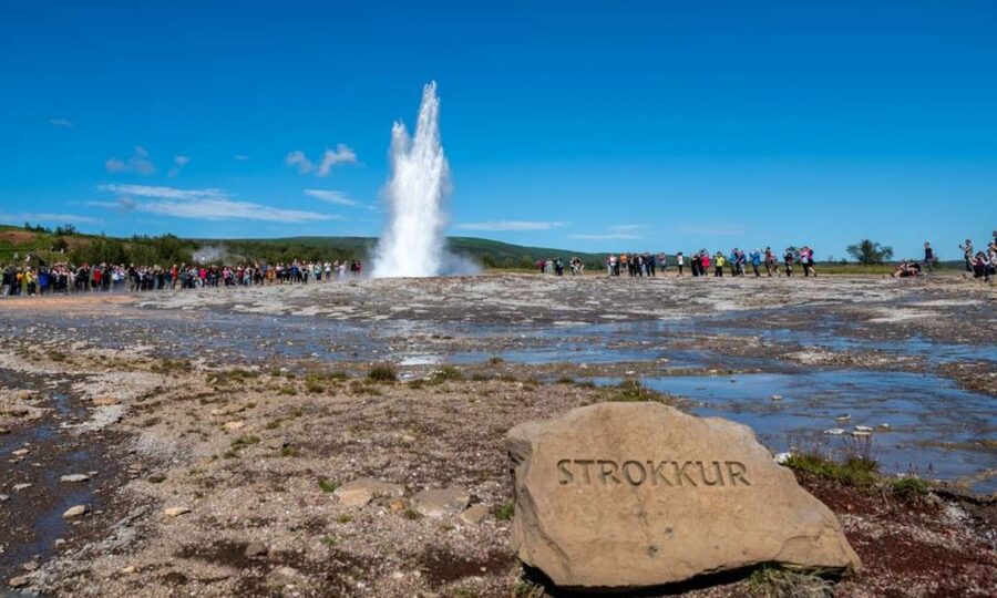 From Reykjavík: Full-day Golden Circle & Horse Riding Tour - What about Kerið crater?