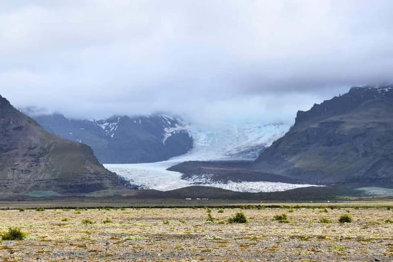 From Reykjavik: Glacier Lagoon and Fjaðrárgjúfur Canyon Tour - Fjaðrárgljúfur, the feather-shaped canyon