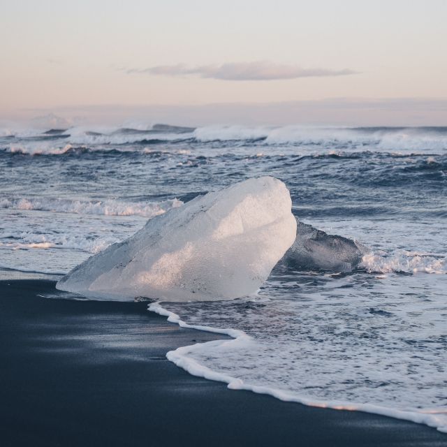 From Reykjavik: Glacier Lagoon Boat Ride, Diamond Beach Tour - Jökulsárlón Glacier Lagoon and the amphibian boat