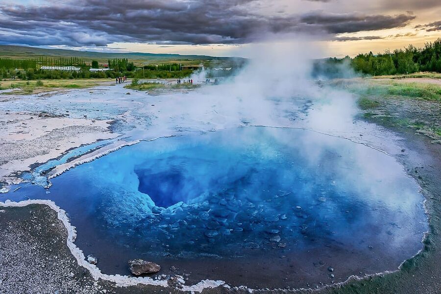 From Reykjavik: Golden Circle Full-Day Tour - Þingvellir: Viking assemblies and moving continents