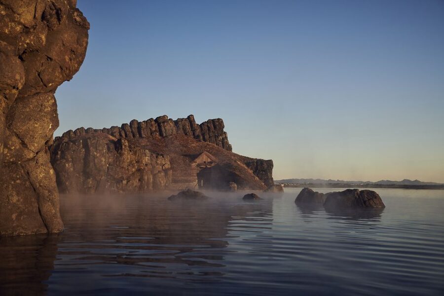 From Reykjavik: Golden Circle Guided Tour & Sky Lagoon Visit - What the guide adds to the day