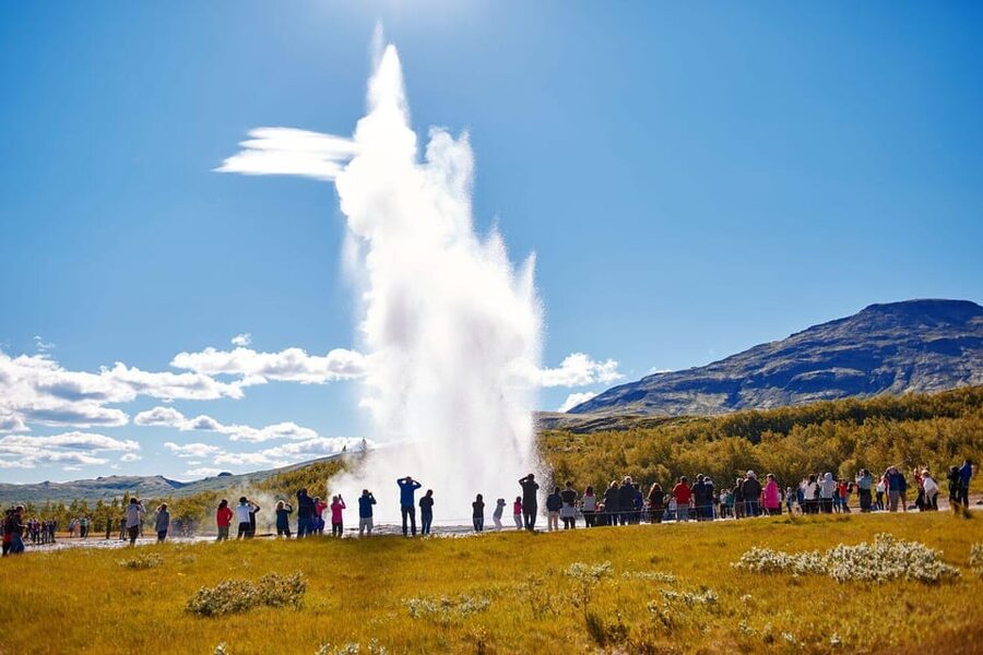 From Reykjavik: Golden Circle & Kerið Full-Day Tour - Kerið crater and the Eye of the World