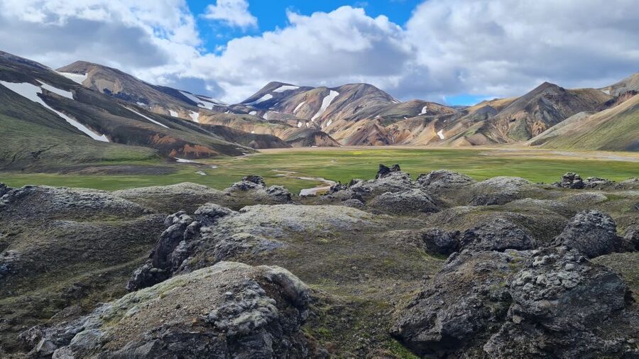 From Reykjavik: Highlands Jeep Tour & Landmannalaugar Hike - Weather, road access, and the short season