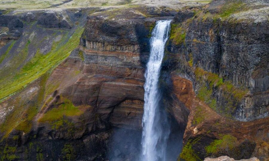 From Reykjavik: Landmannalaugar & Háifoss Waterfall Tour - Guides, group size, and the feel of the day