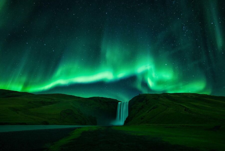 From Reykjavik: Northern Lights Tour with Lifetime Guarantee - The first dark stop, usually simple but useful