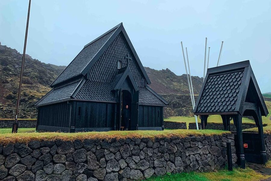 From Reykjavik: Puffin and Volcano Tour in Westman Islands - Elephant Rock and the force of the sea