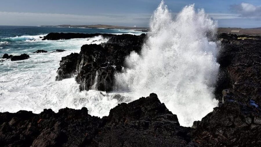 From Reykjavik: Reykjanes Geopark Tour & Airport Transfer - Reykjanesviti lighthouse and the bird cliffs