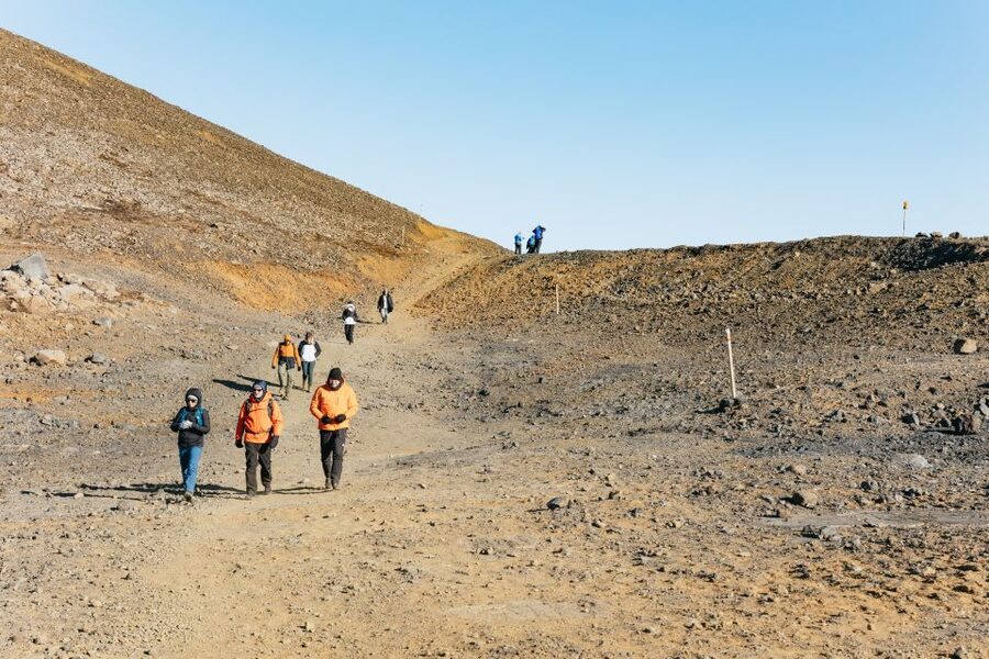 From Reykjavík: Volcanoes and Blue Lagoon Day Trip - What the guides add to the volcanic experience