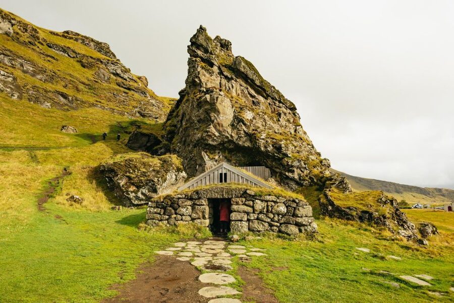 From Reykjavík: Waterfalls, Black Beach & Glacier Day Trip - Skógafoss delivers the big waterfall moment
