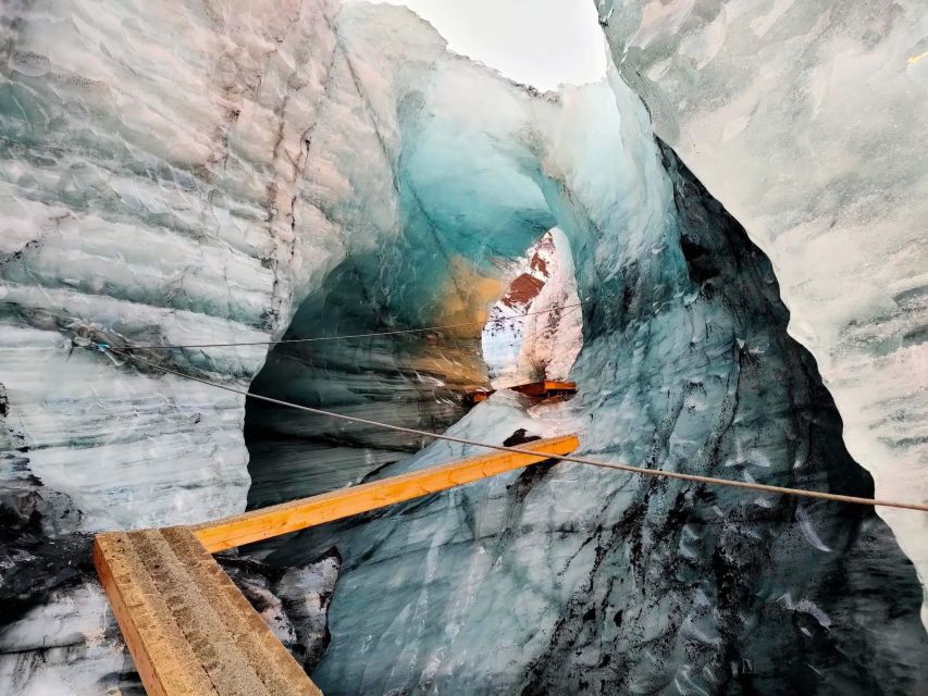 From Vik: Myrdalsjokull glacier and Katla Ice Cave Tour - Why the guides make a difference