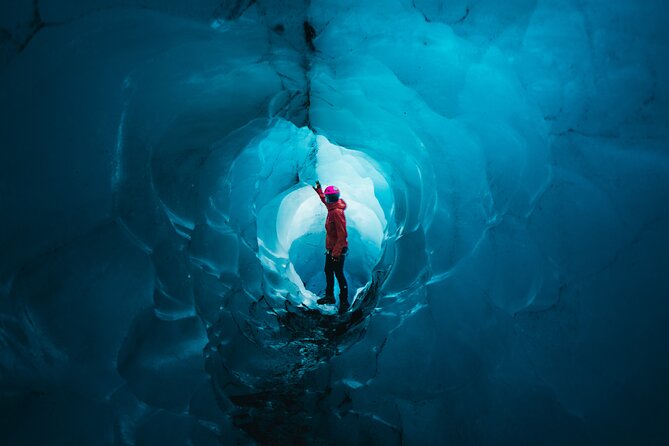 Glacier Adventure at Sólheimajökull Private Tour - Why Sólheimajökull climbing feels different from a glacier walk