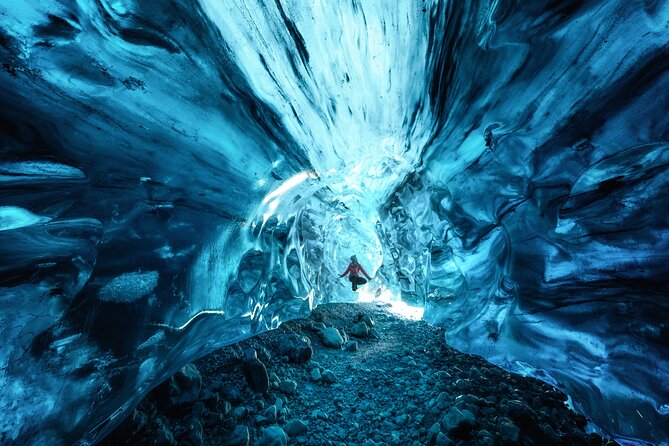 Glacier and Ice Cave Private Photoshoot - 15 Shot Photo Package - Starting at Jökulsárlón, Iceland’s ice-filled front door