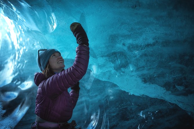 Glacier and Ice Cave Private Photoshoot - 15 Shot Photo Package - Lunch on the ice at sunset
