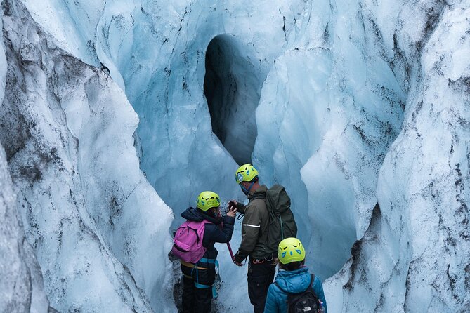 Glacier Hike Experience on Sólheimajökull - Meet on location - A guide can make the difference