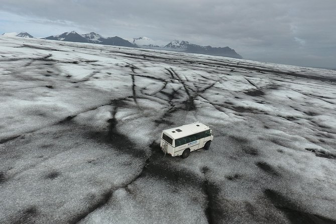 Glacier Hike: Summer Treasure - Glacier Discovery - Reaching Vatnajökull from Jökulsárlón