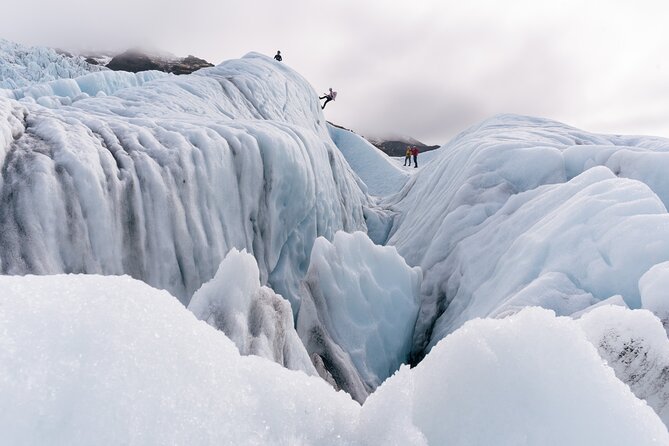 Glacier Xtreme: Vatnajökull Ice Climbing + Hike from Skaftafell - Learning to climb blue ice