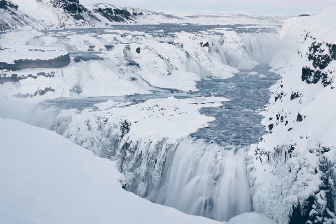 Golden Circle, Northern Lights and Blue Lagoon Tour with Ticket - Guides can make or break the long hours