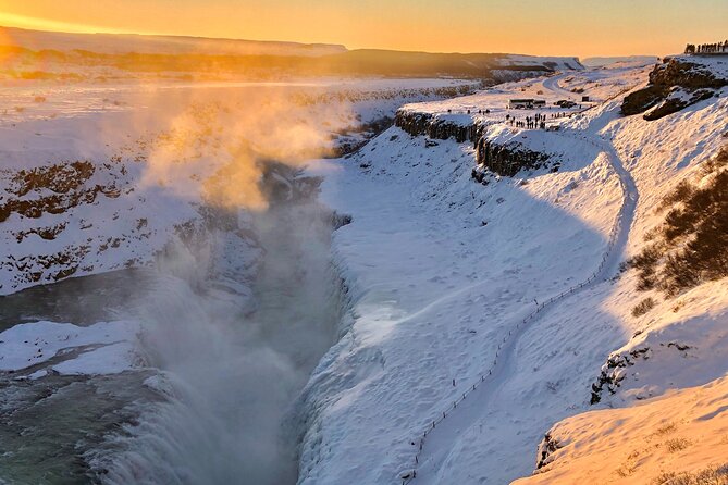 Golden Circle & Northern Lights Tour from Reykjavik - Kerid Crater and the extra admission